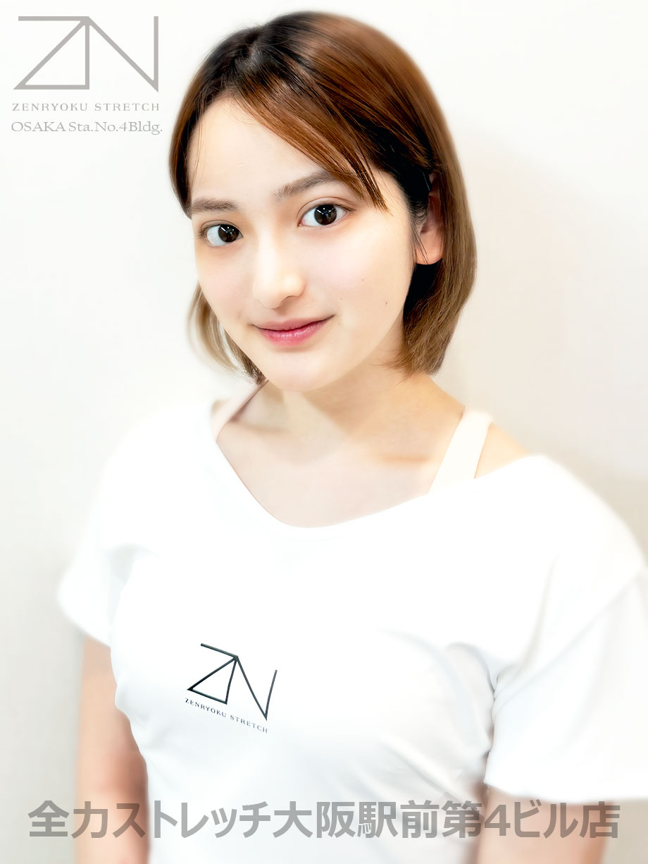 全力ストレッチ大阪駅前第4ビル店セラピスト RENA