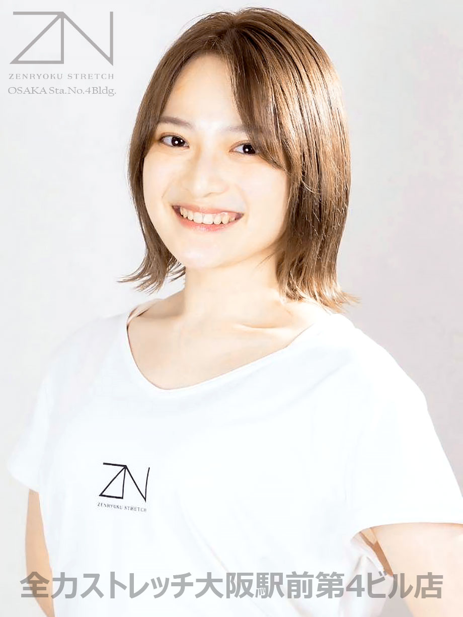 全力ストレッチ大阪駅前第4ビル店セラピスト RENA
